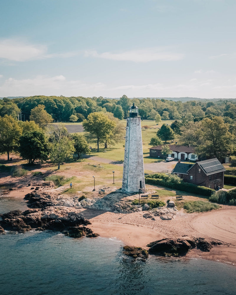 NEW HAVEN HARBOR LIGHTHOUSE