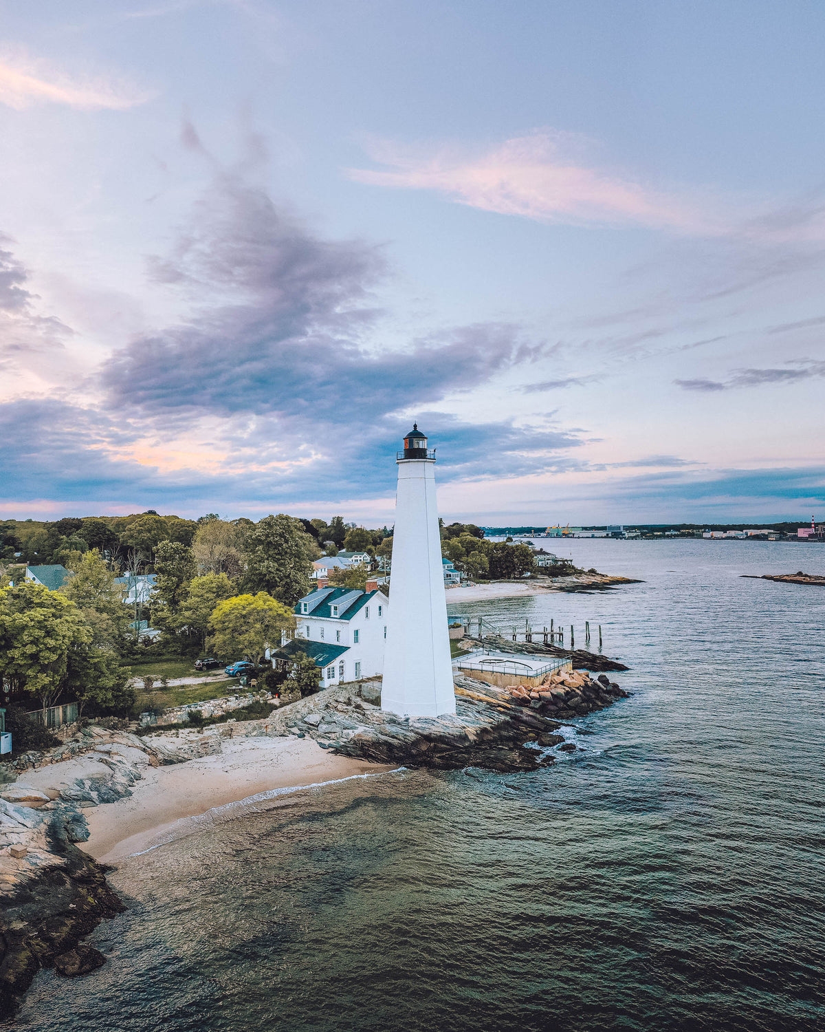 NEW LONDON HARBOR LIGHTHOUSE