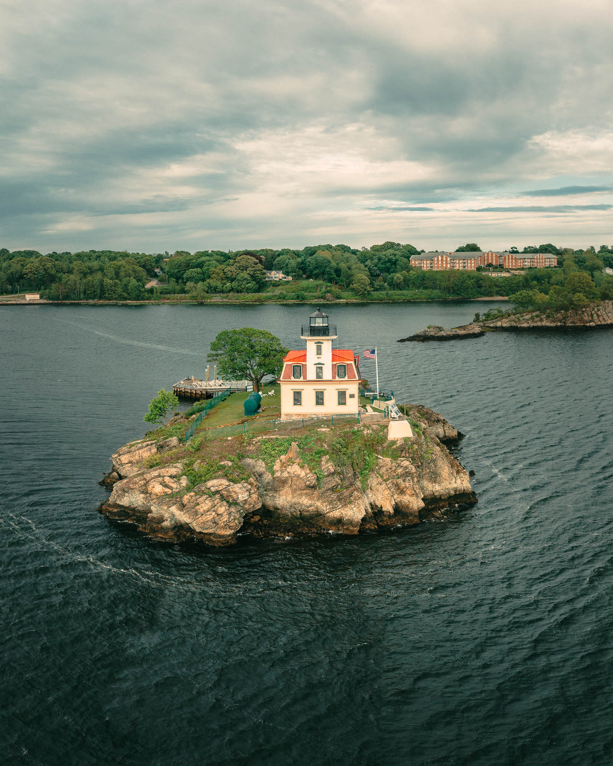 POMHAM ROCKS LIGHTHOUSE