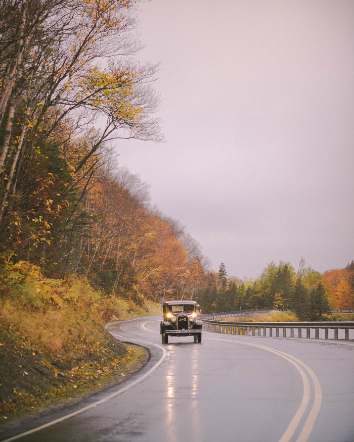 VINTAGE CAR